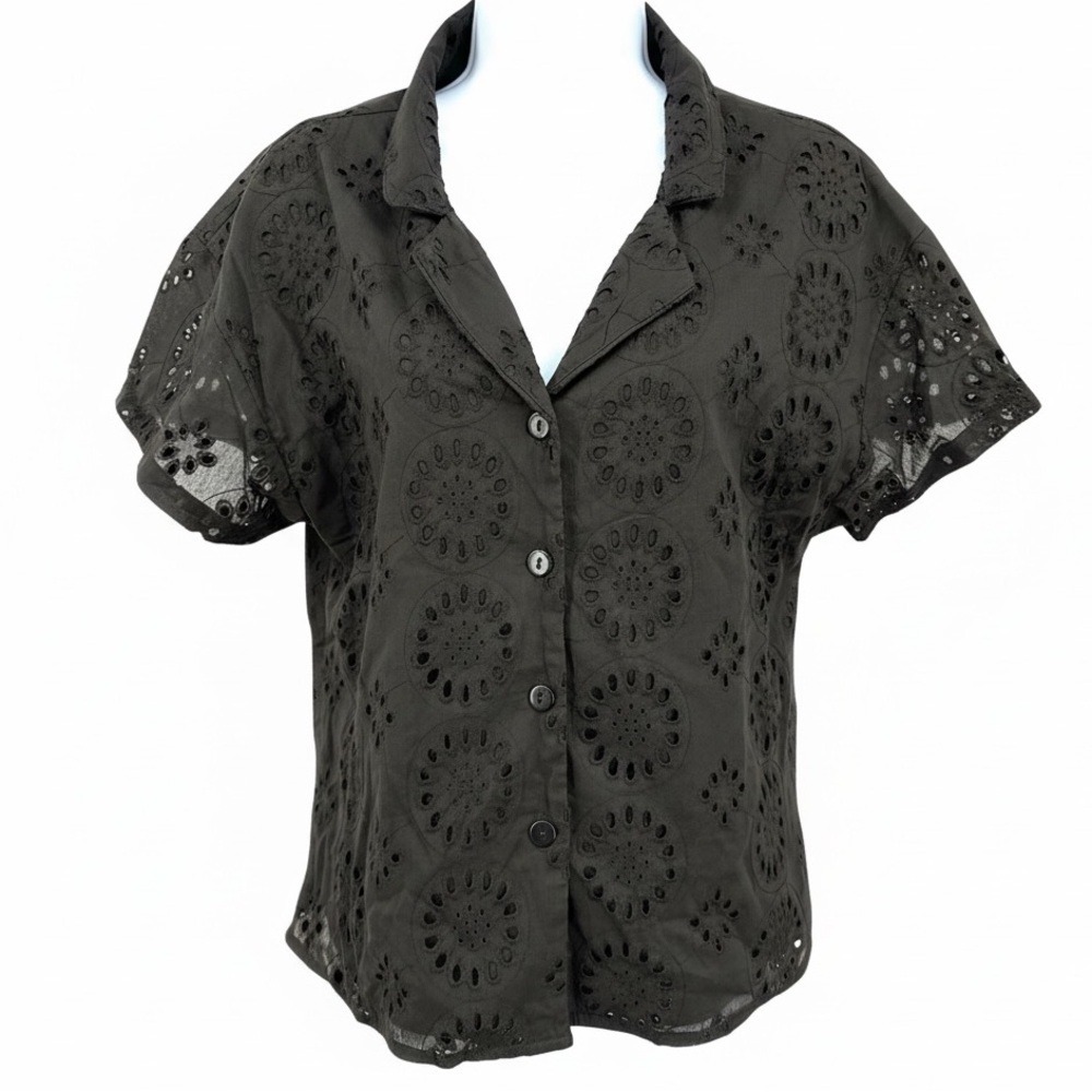 ANTHROPOLOGIE Eva Franco Black Eyelet Short Sleeve Button Front Top Womens Small